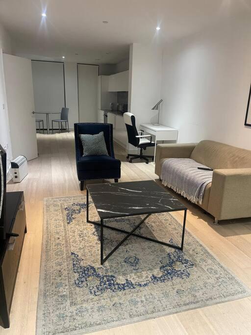 Stunning 2 Bedroom Appartamento